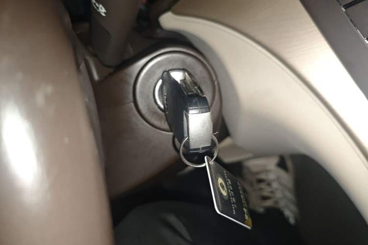 Used Buick Regal 2010 2.0L Expo Edition Vehicle Key