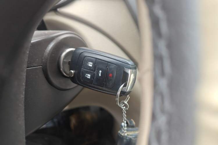 Used Buick Regal 2010 2.0L Expo Edition Vehicle Key