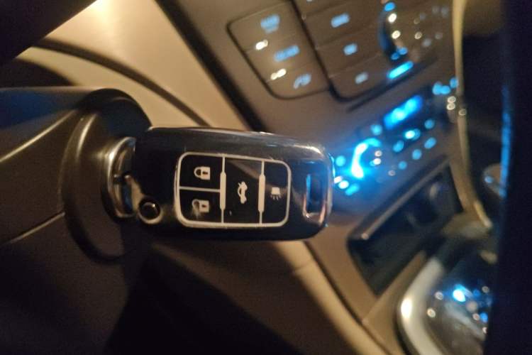 Used Buick Regal 2010 2.0L Expo Edition Vehicle Key