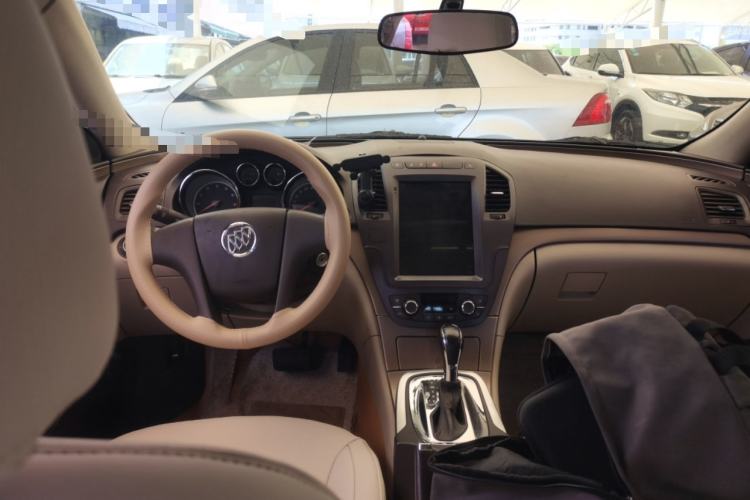 Used Buick Regal 2011 2.0L Comfort Edition Center Console