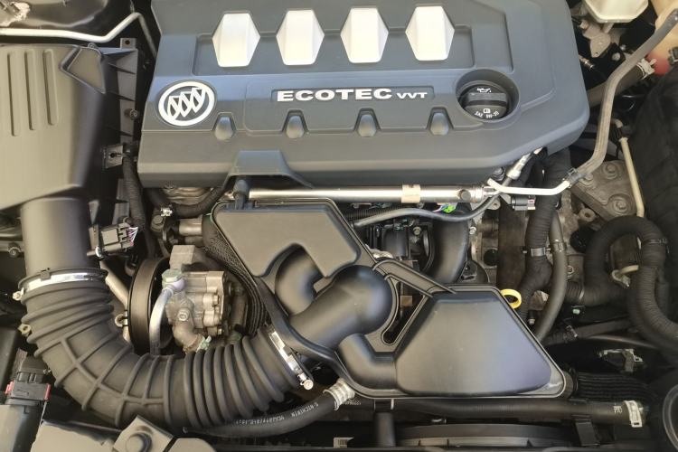 Used Buick Regal 2011 2.0L Comfort Edition Engine Bay