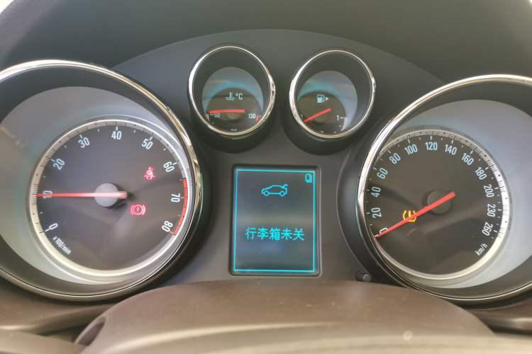 Used Buick Regal 2011 2.0L Comfort Edition Instrument Cluster