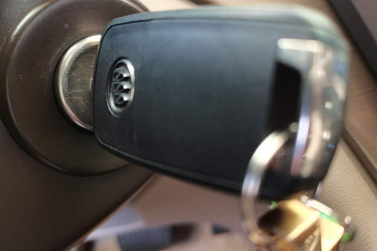 Used Buick Regal 2011 2.0L Comfort Edition Vehicle Key