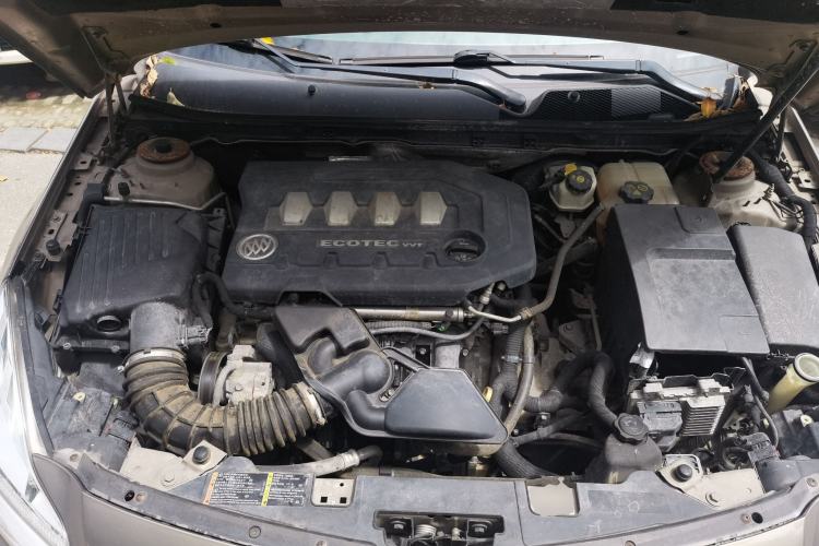 Used Buick Regal 2011 2.0L Comfort Edition Engine Bay
