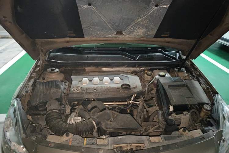 Used Buick Regal 2011 2.0L Comfort Edition Engine Bay