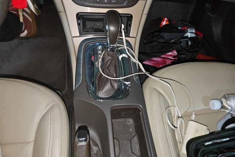 Used Buick Regal 2011 2.0L Comfort Edition Gear Lever