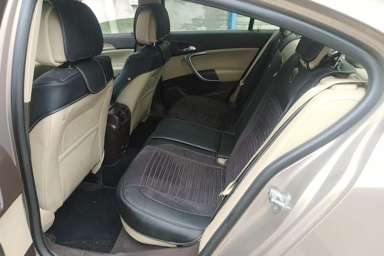 Used Buick Regal 2011 2.4L SIDI Elite Edition Left Rear Seat