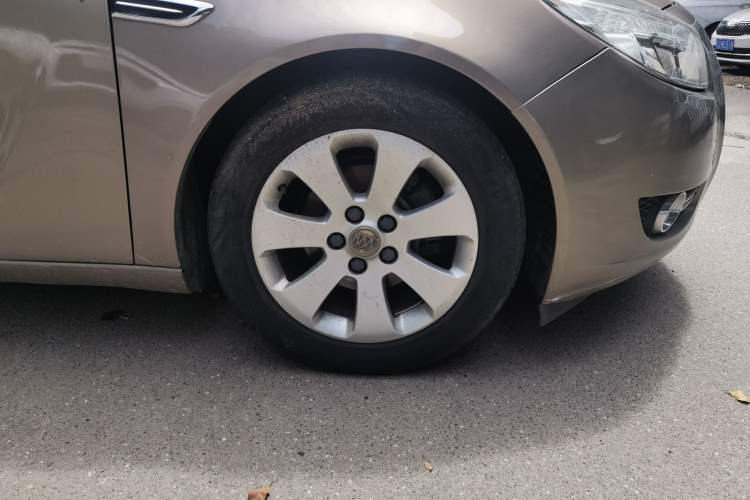 Used Buick Regal 2011 2.0L Comfort Edition Right Front Wheel Hub