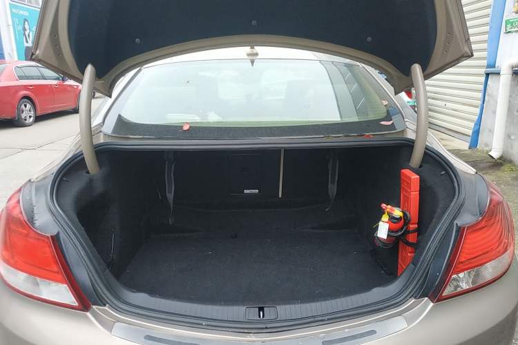 Used Buick Regal 2011 2.4L SIDI Elite Edition Trunk