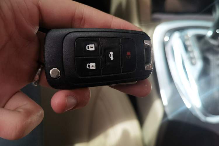 Used Buick Regal 2011 2.0L Comfort Edition Vehicle Key