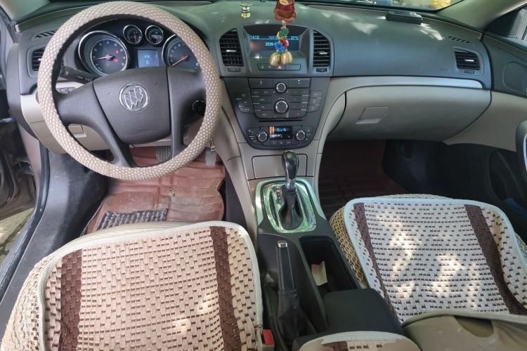 Used Buick Regal 2011 2.0L Comfort Edition Center Console