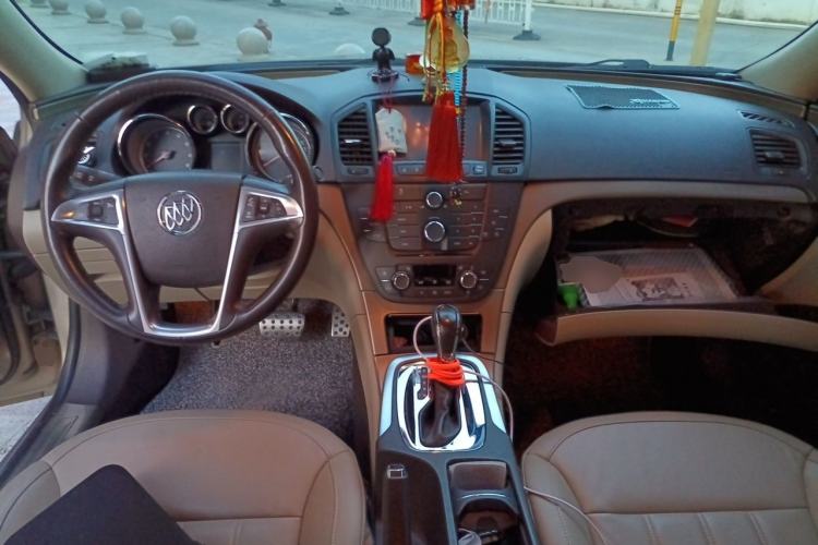 Used Buick Regal 2011 2.0L Comfort Edition Center Console
