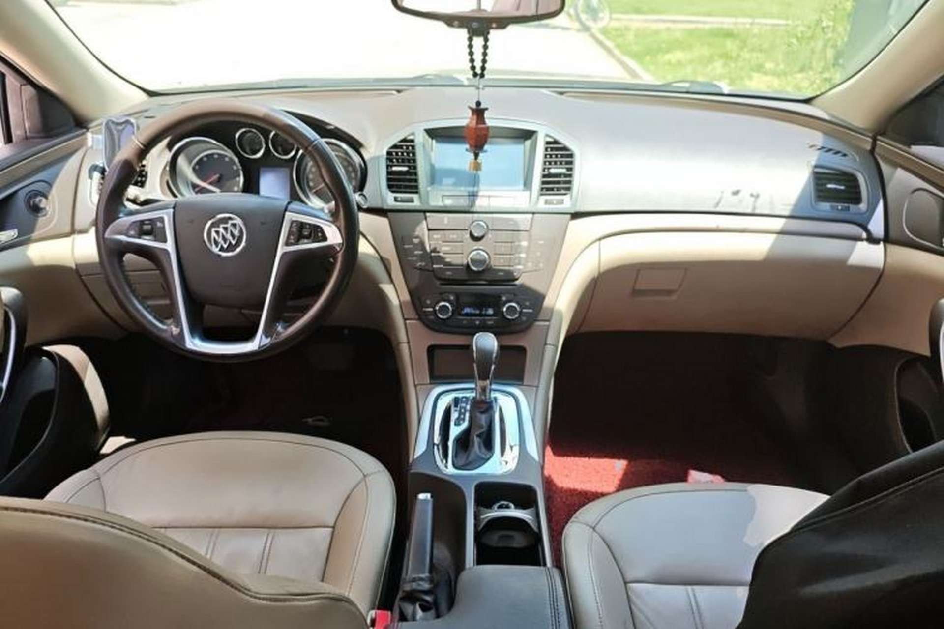 Used Buick Regal 2011 2.0L Comfort Edition Center Console