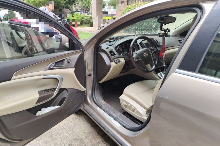 Used Buick Regal 2011 2.4L SIDI Elite Edition Driver Seat