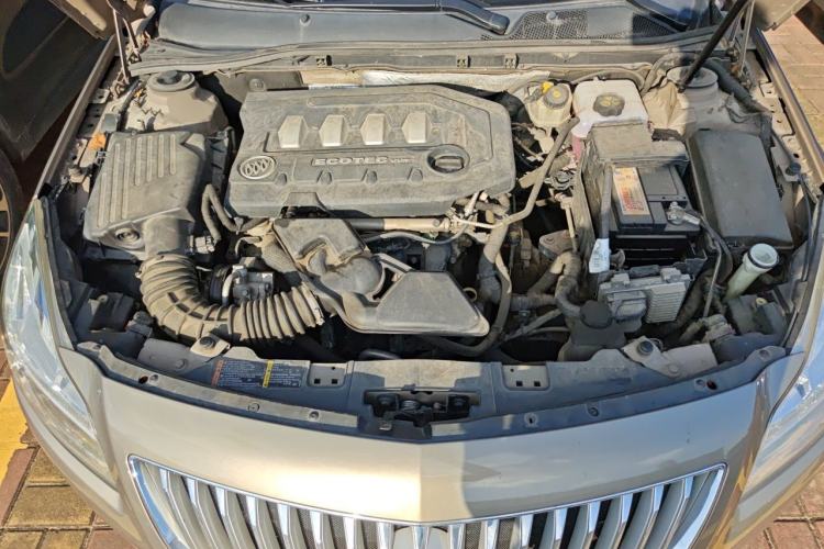Used Buick Regal 2011 2.0L Comfort Edition Engine Bay
