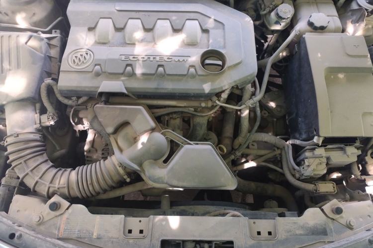 Used Buick Regal 2011 2.0L Comfort Edition Engine Bay