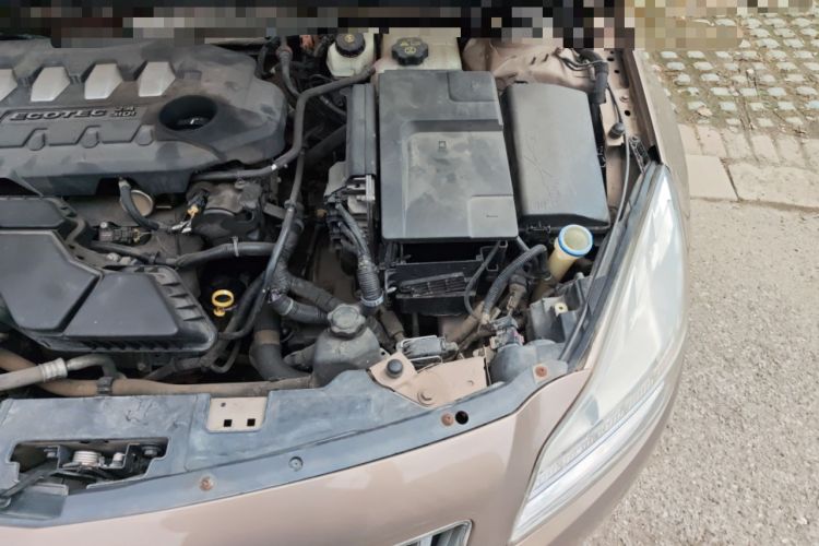 Used Buick Regal 2011 2.4L SIDI Comfort Edition Engine Bay Left