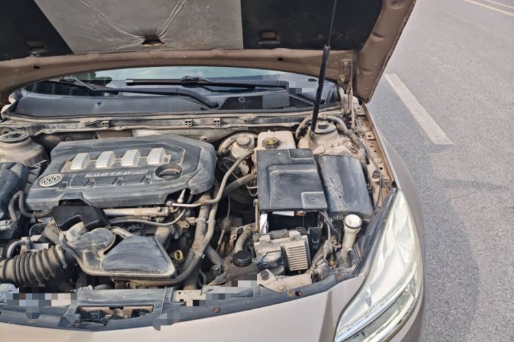 Used Buick Regal 2011 2.0L Comfort Edition Engine Bay Left