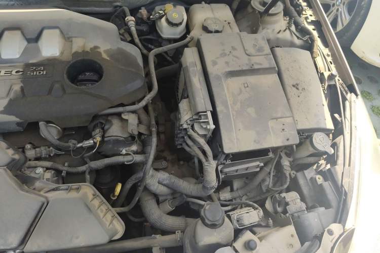 Used Buick Regal 2011 2.4L SIDI Comfort Edition Engine Bay Left