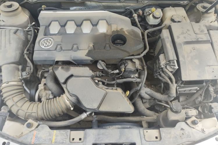 Used Buick Regal 2011 2.4L SIDI Comfort Edition Engine Bay