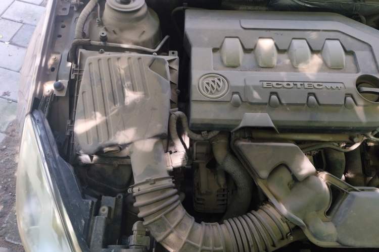 Used Buick Regal 2011 2.0L Comfort Edition Engine Bay Right