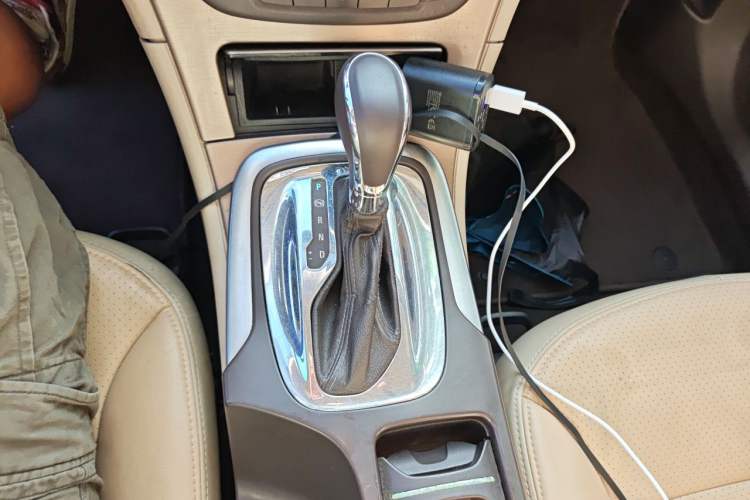 Used Buick Regal 2011 2.0L Comfort Edition Gear Lever