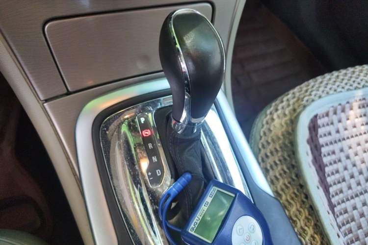 Used Buick Regal 2011 2.0L Comfort Edition Gear Lever