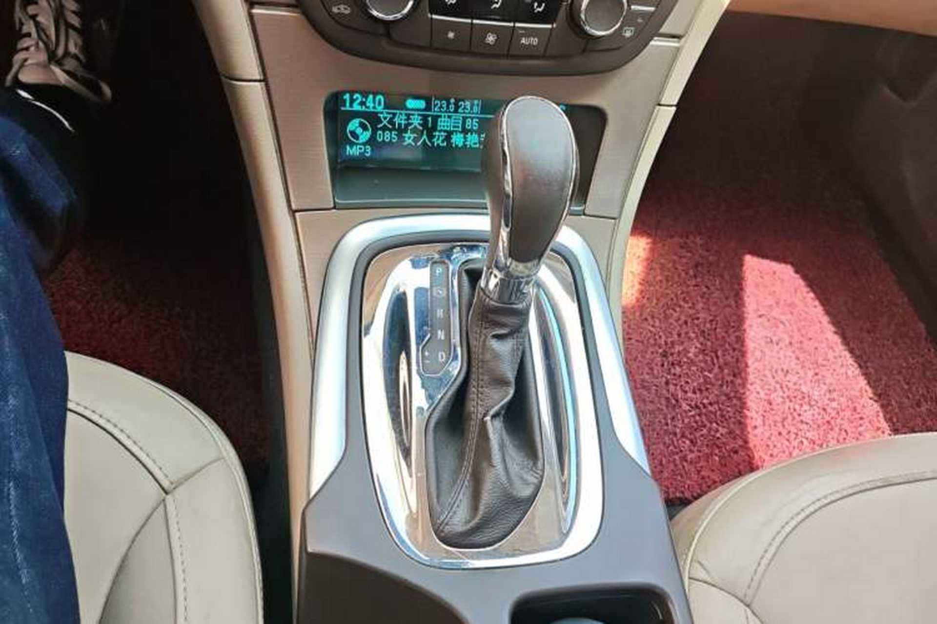 Used Buick Regal 2011 2.0L Comfort Edition Gear Lever