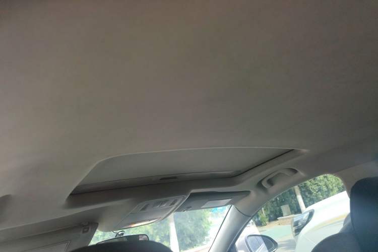 Used Buick Regal 2011 2.4L SIDI Comfort Edition Headliner