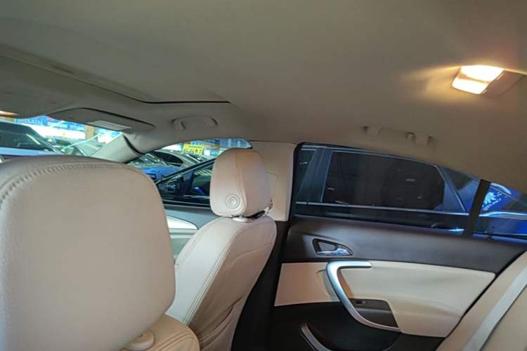 Used Buick Regal 2011 2.0L Comfort Edition Headliner