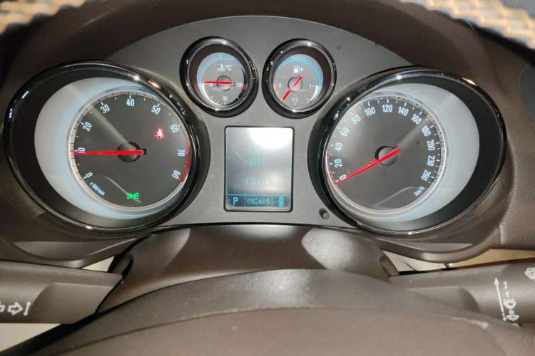 Used Buick Regal 2011 2.0L Comfort Edition Instrument Cluster