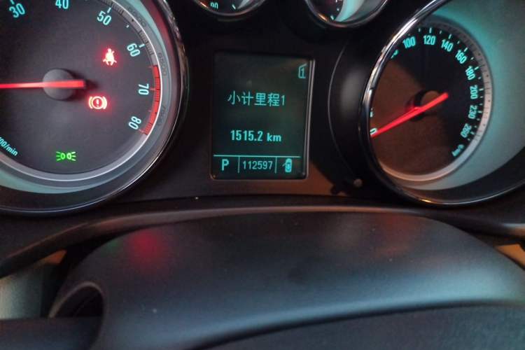 Used Buick Regal 2011 2.0L Comfort Edition Odometer Close Up
