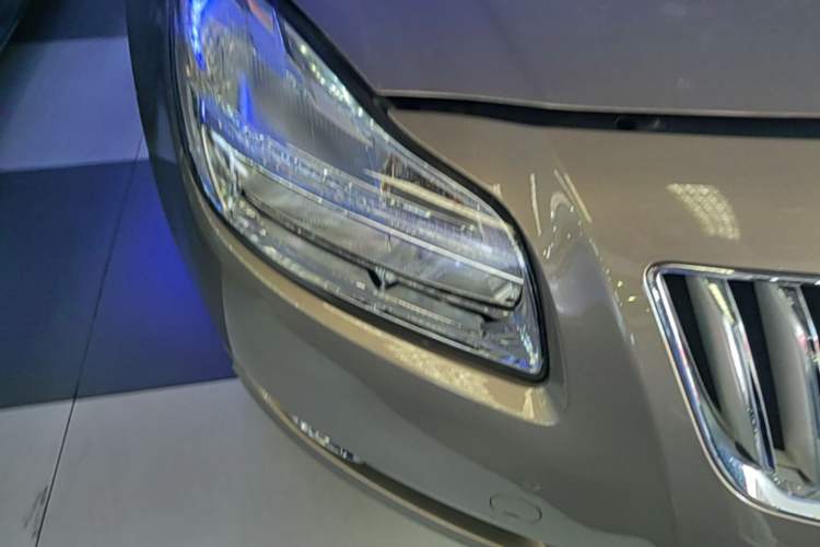 Used Buick Regal 2011 2.0L Comfort Edition Right Front Headlight
