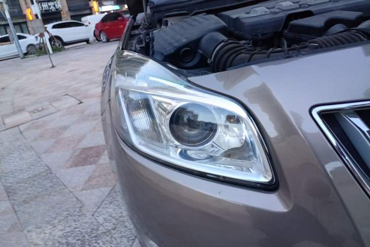 Used Buick Regal 2011 2.0L Comfort Edition Right Front Headlight