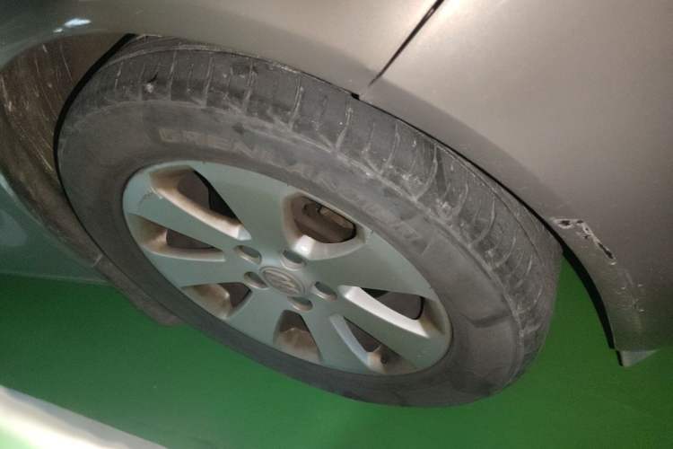 Used Buick Regal 2011 2.0L Comfort Edition Right Front Wheel Hub