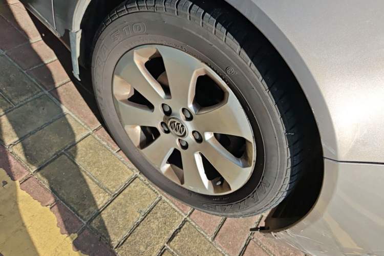 Used Buick Regal 2011 2.0L Comfort Edition Right Front Wheel Hub