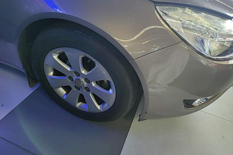 Used Buick Regal 2011 2.0L Comfort Edition Right Front Wheel Hub