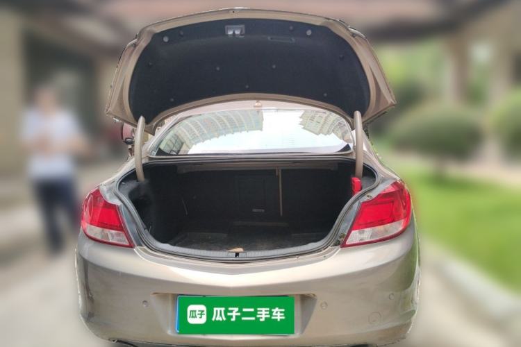 Used Buick Regal 2011 2.4L SIDI Elite Edition Trunk