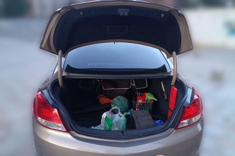Used Buick Regal 2011 2.0L Comfort Edition Trunk