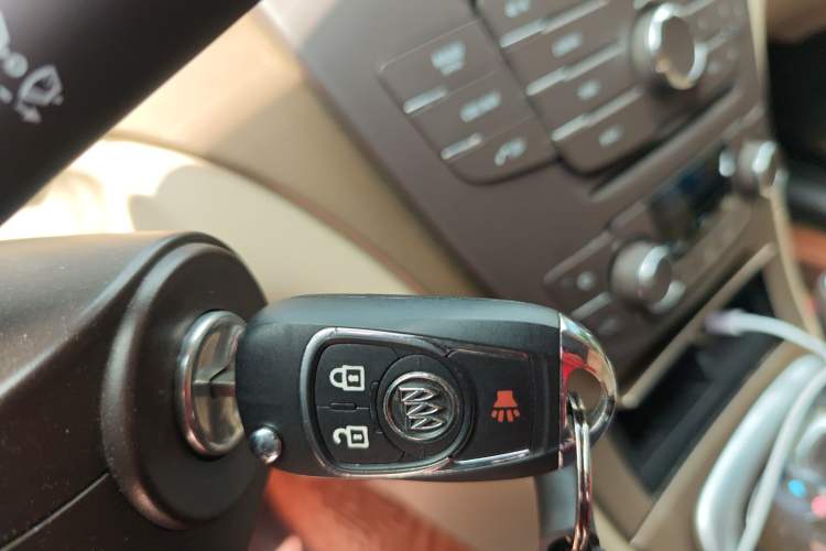 Used Buick Regal 2011 2.4L SIDI Comfort Edition Vehicle Key