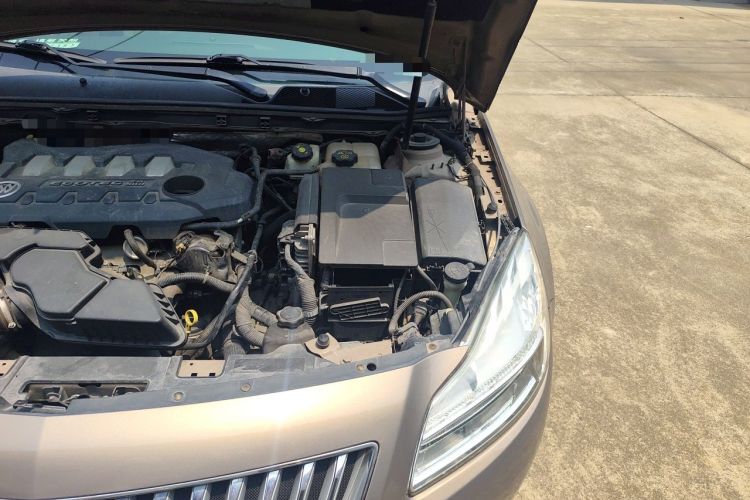 Used Buick Regal 2011 2.4L SIDI Elite Edition Engine Bay Left