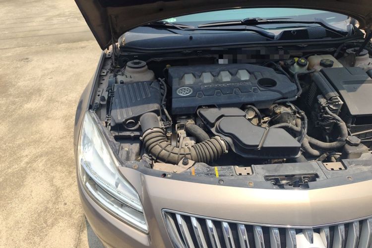 Used Buick Regal 2011 2.4L SIDI Elite Edition Engine Bay Right