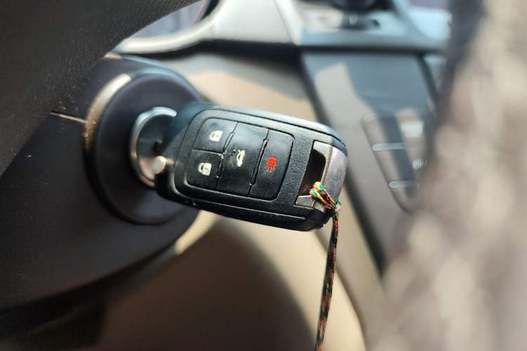 Used Buick Regal 2011 2.4L SIDI Elite Edition Vehicle Key