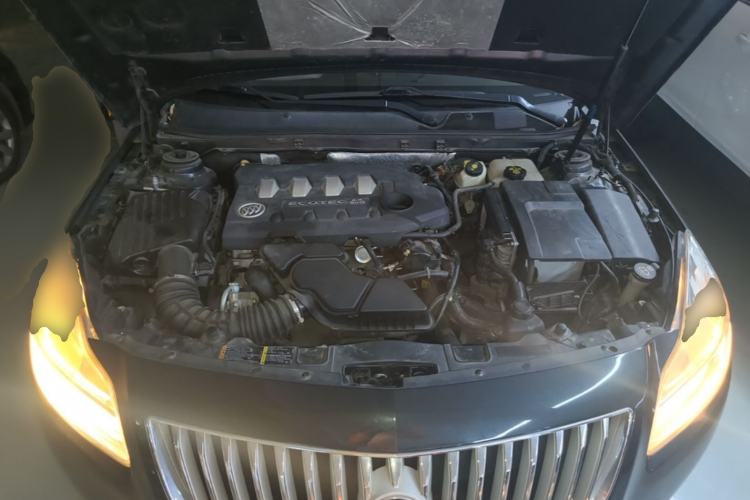 Used Buick Regal 2011 2.4L SIDI Comfort Edition Engine Bay