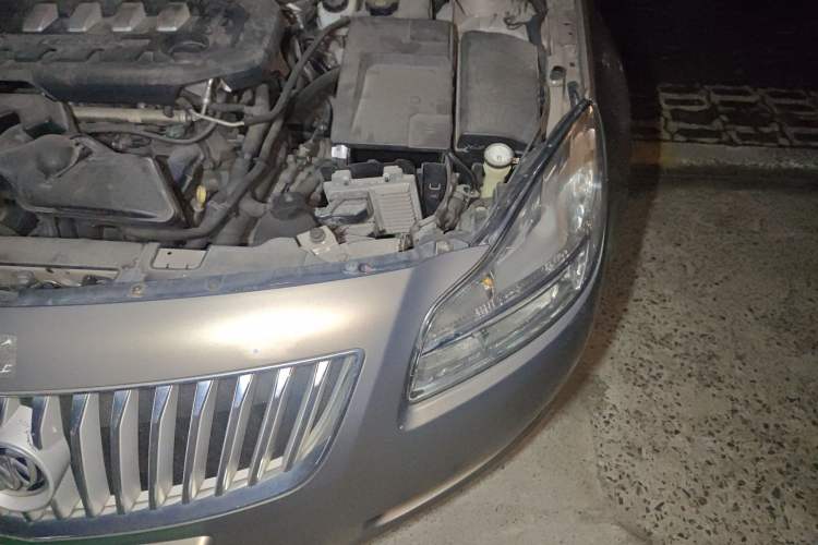 Used Buick Regal 2011 2.0L Comfort Edition Engine Bay Left
