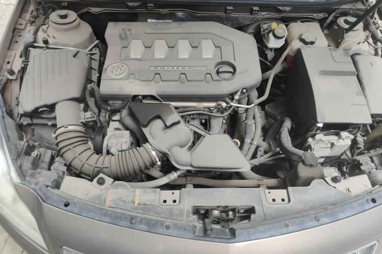 Used Buick Regal 2011 2.0L Comfort Edition Engine Bay