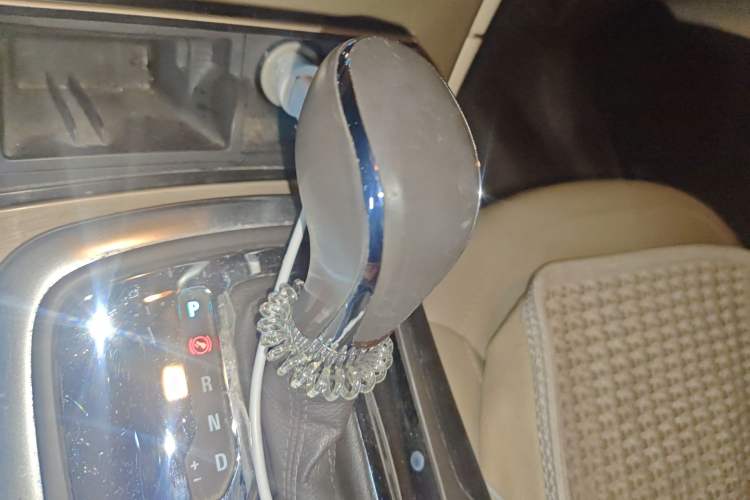 Used Buick Regal 2011 2.0L Comfort Edition Gear Lever