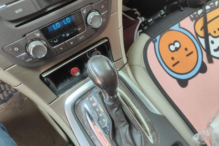 Used Buick Regal 2011 2.0L Comfort Edition Gear Lever