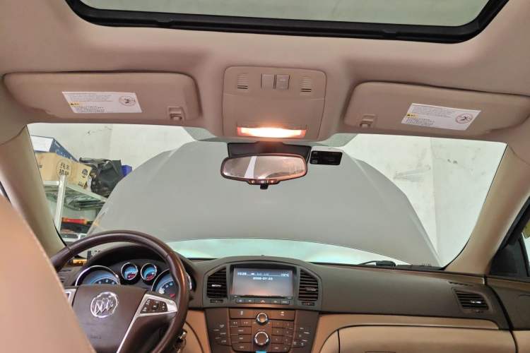 Used Buick Regal 2011 2.0L Comfort Edition Headliner