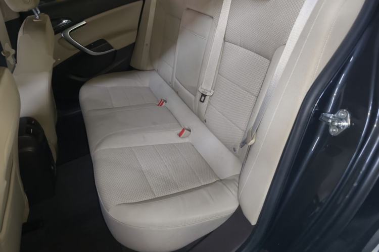 Used Buick Regal 2011 2.4L SIDI Comfort Edition Left Rear Seat